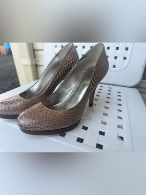 Womens Alfani Maddy Heels. Snakeskin like. Size 8.5